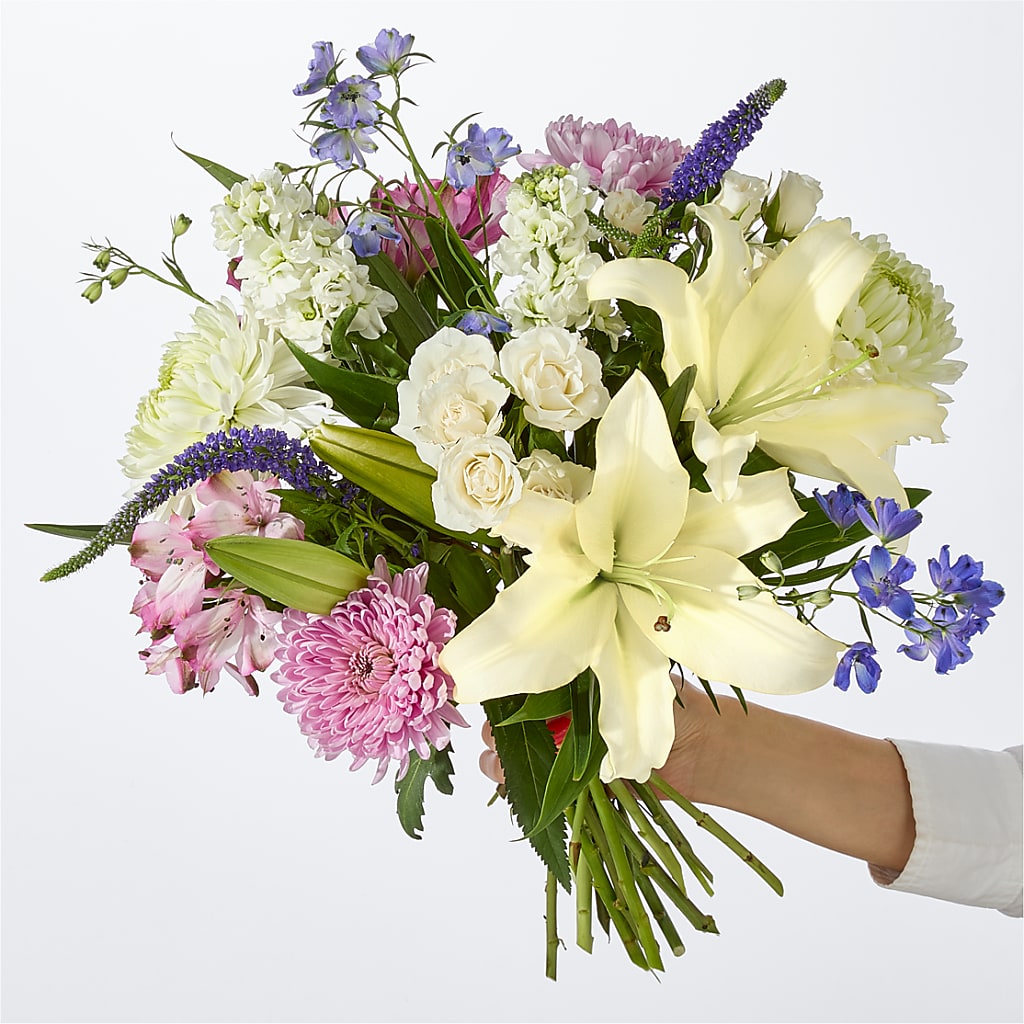 Winter Celebration Bouquet – Genoveva Rodriguez Flower Shop, San Benito TX