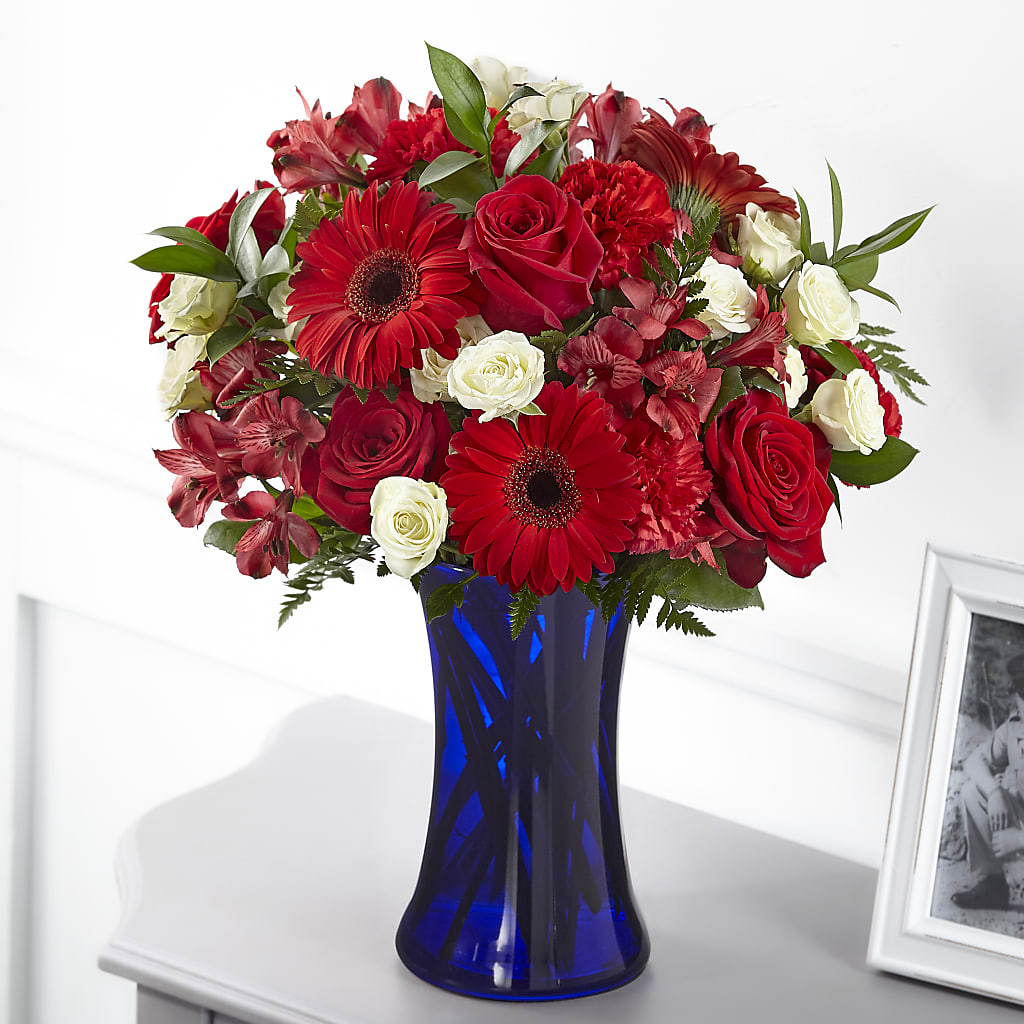 Hearts Embrace Bouquet – Genoveva Rodriguez Flower Shop, San Benito TX