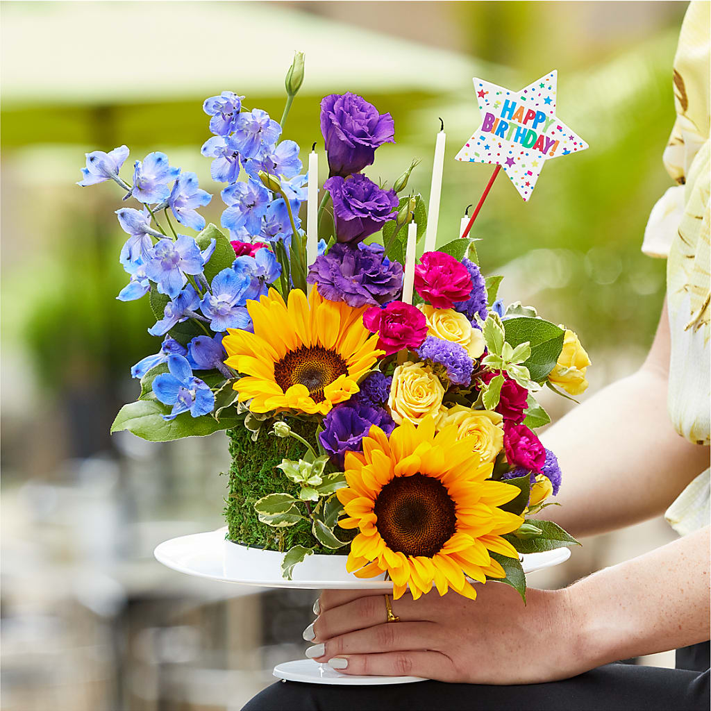 Star of the Day Floral Cake – Genoveva Rodriguez Flower Shop, San Benito TX