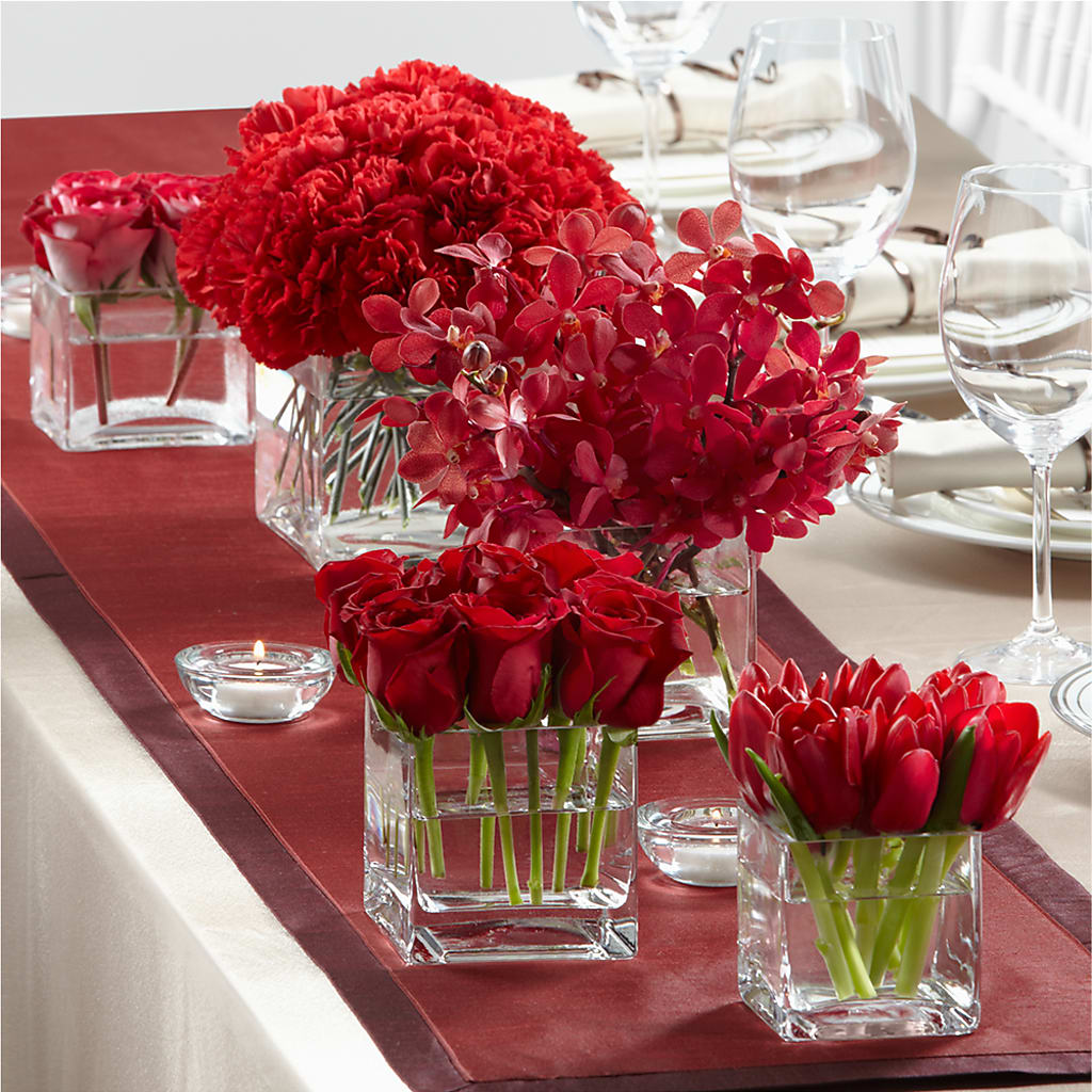 Modern Grace Centerpiece – Genoveva Rodriguez Flower Shop, San Benito TX