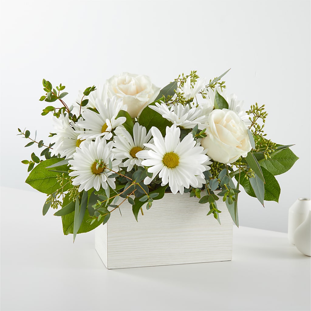 Fresh Linen Box Bouquet –  Genoveva Rodriguez Flower Shop, San Benito TX