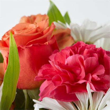 Oopsie Daisy Bouquet –  Genoveva Rodriguez Flower Shop, San Benito TX