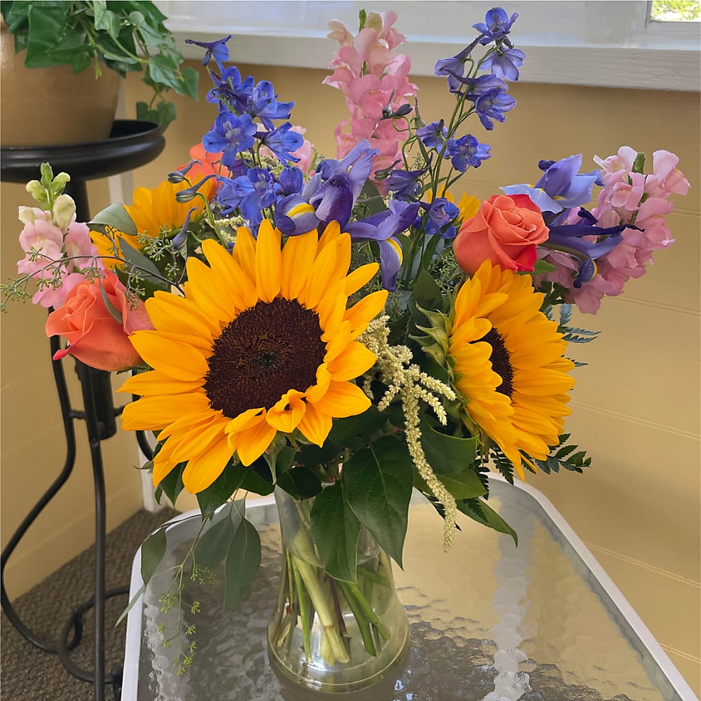 Rays of Life Bouquet –  Genoveva Rodriguez Flower Shop, San Benito TX
