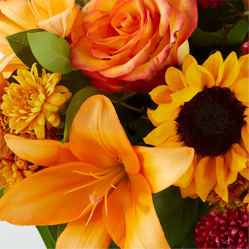 Grateful Centerpiece –  Genoveva Rodriguez Flower Shop, San Benito TX