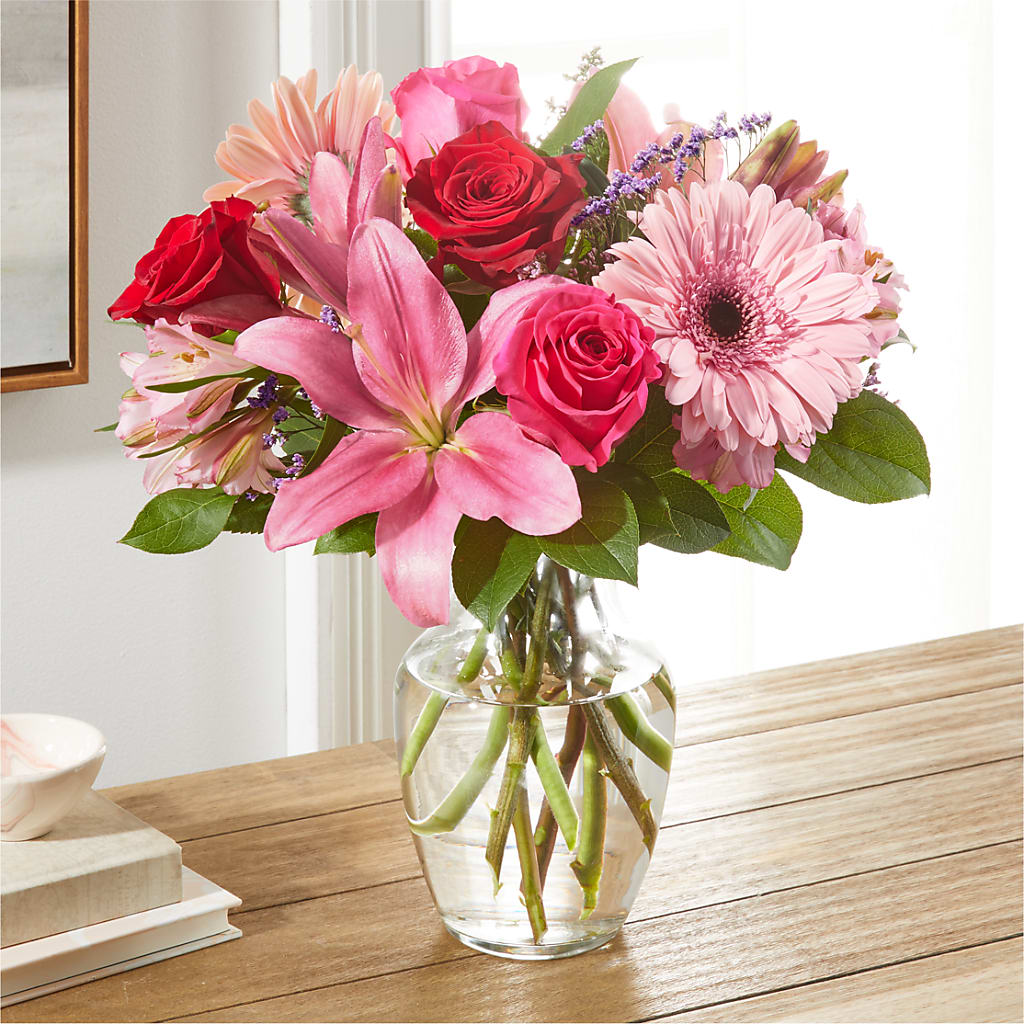 Lots of Love Bouquet –  Genoveva Rodriguez Flower Shop, San Benito TX