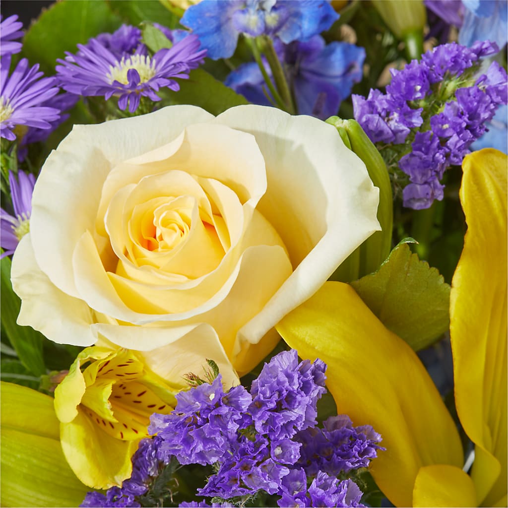Limoncello Bouquet –  Genoveva Rodriguez Flower Shop, San Benito TX